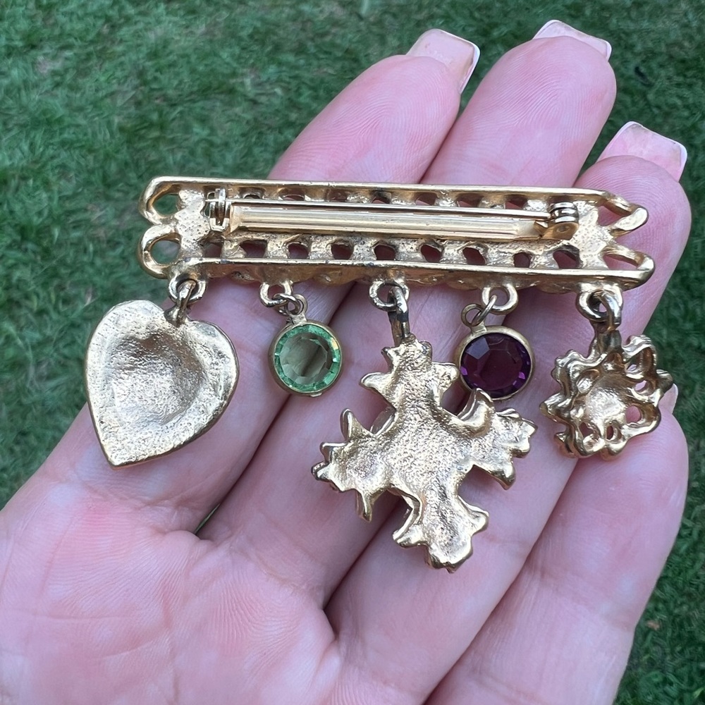 Vintage Gold-tone Costume Dangle Charm Chain Bar Brooch - Picture 12 of 17